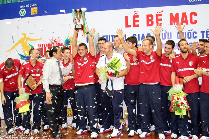 Kết thúc giải, Italia sẽ sang Thái Lan dự VCK giải vô địch Futsal thế giới.